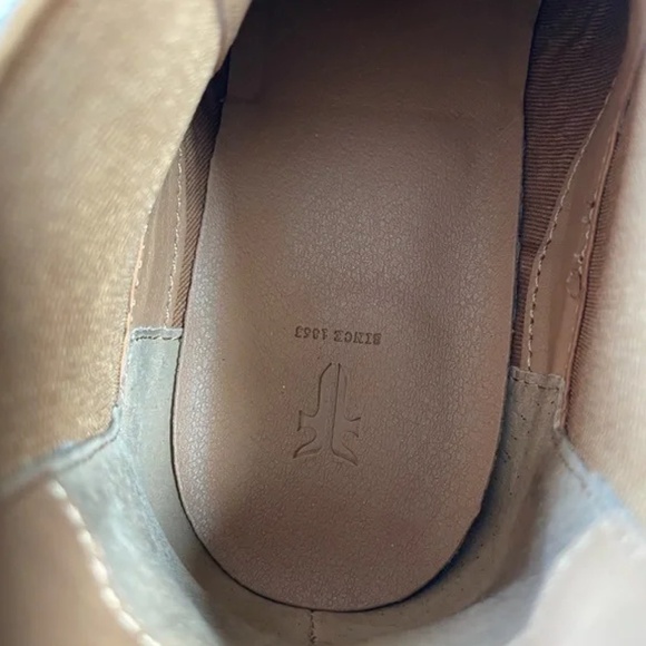 Frye Jillian Chelsea Womens Ankle Bootie Brown Leather Whiskey - Picture 4 of 4